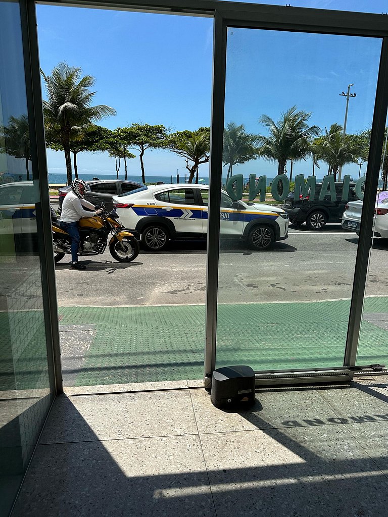 Apartamento com Vista Panorâmica do Mar