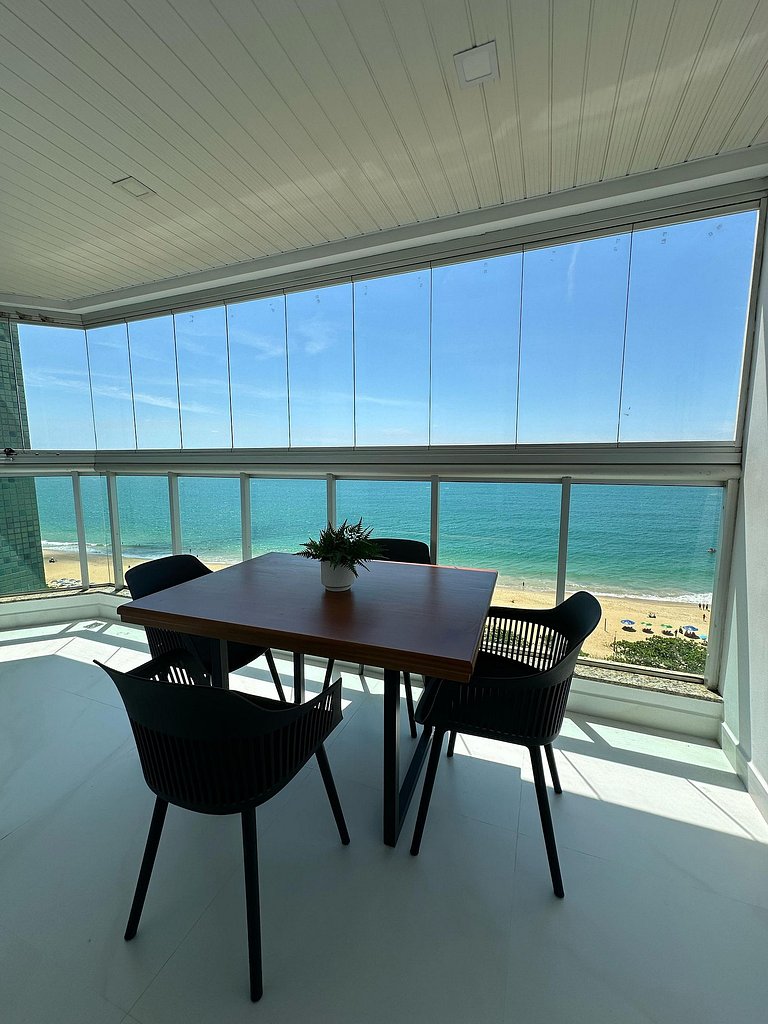 Apartamento com Vista Panorâmica do Mar