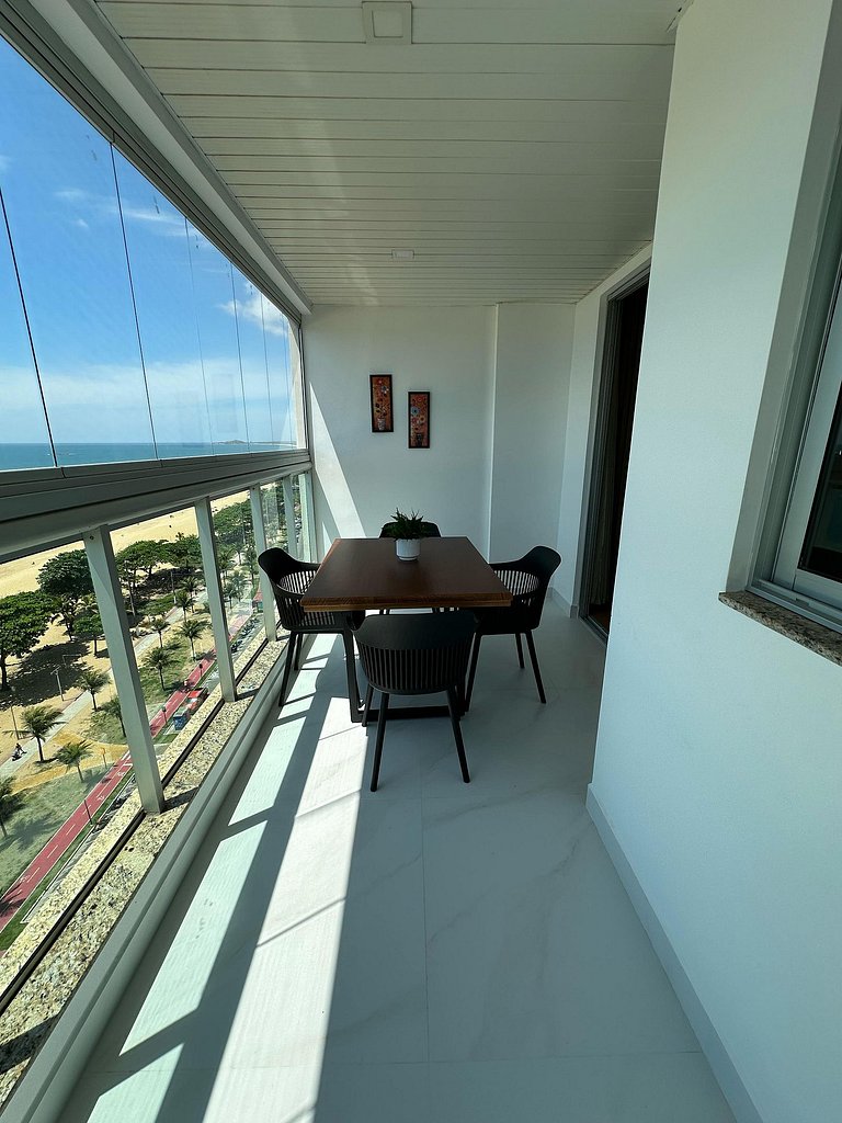 Apartamento com Vista Panorâmica do Mar