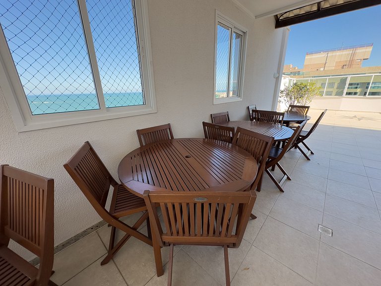 Apê com linda vista para o mar