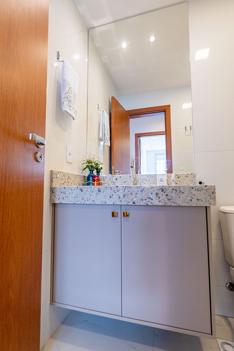 2Q Conforto e modernidade a poucos metros do mar