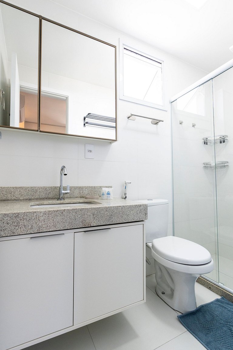 2 quartos a poucos metros da Praia