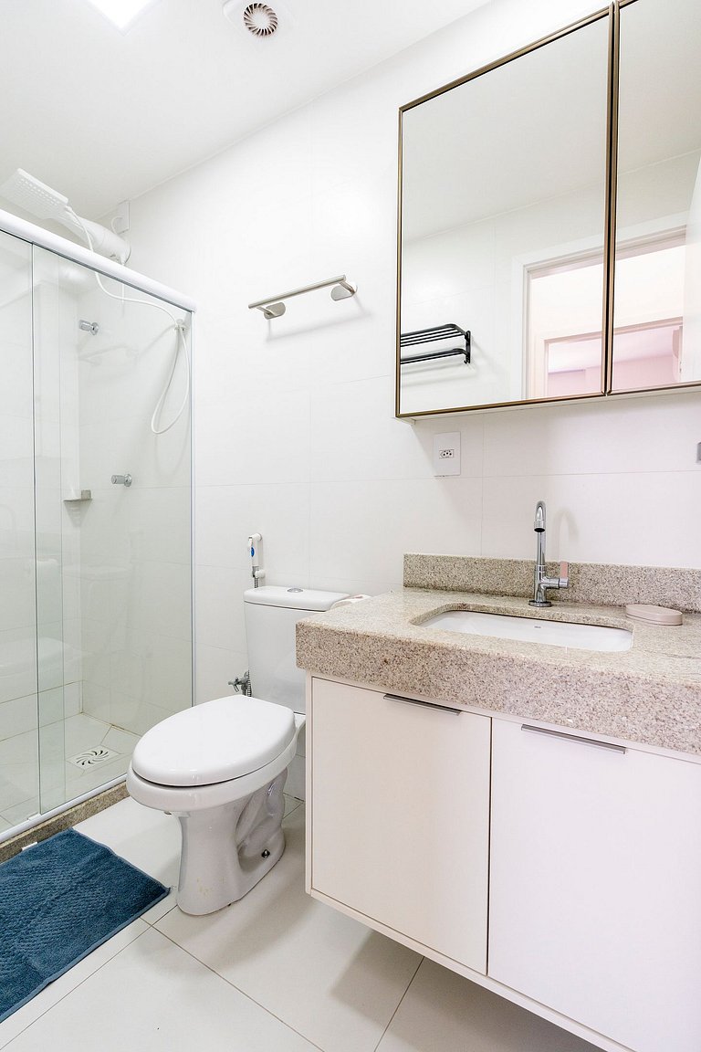 2 quartos a poucos metros da Praia