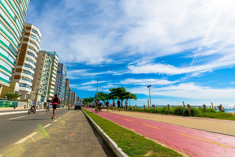 2 qtos / 2ª quadra do mar / Excelente localização