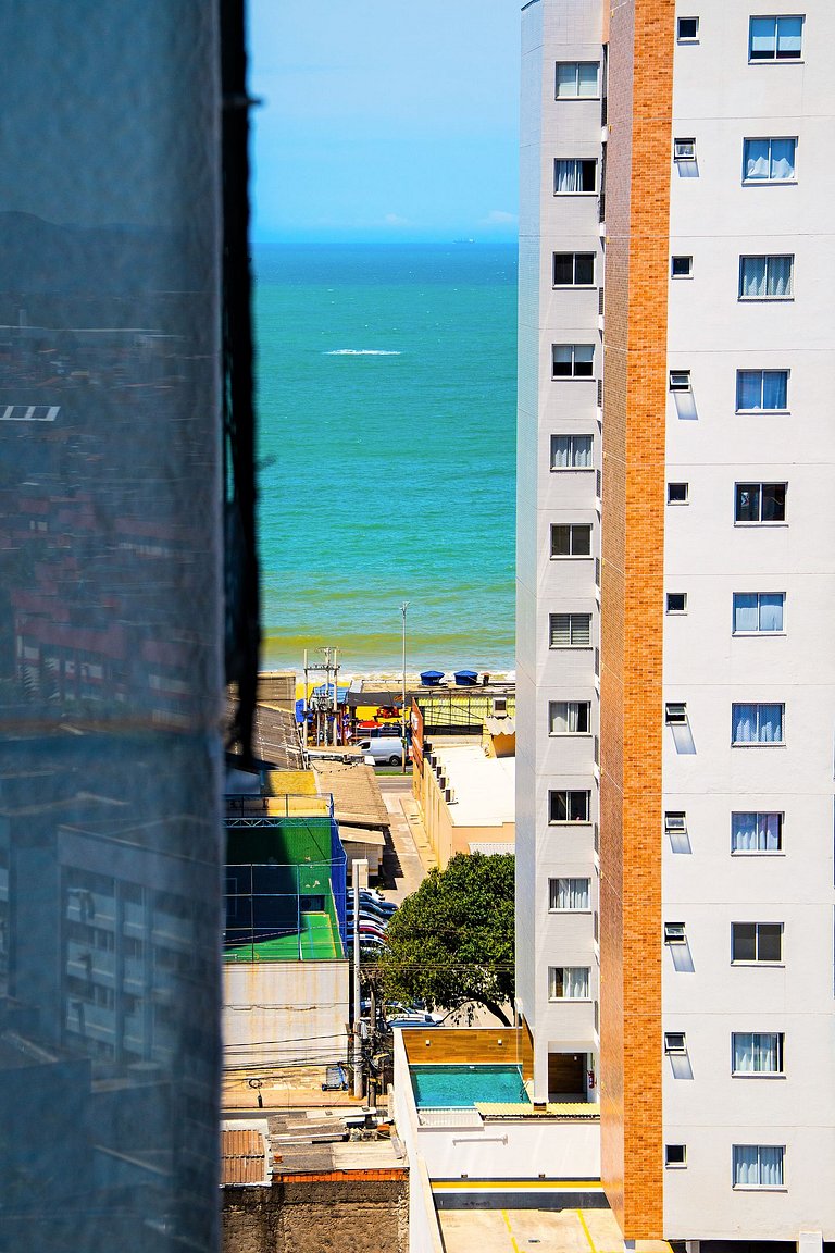 2 qtos / 2ª quadra do mar / Excelente localização
